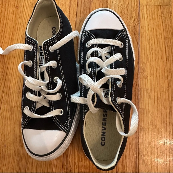 Converse Chuck Taylor All Star Low-Top Sneaker - Little Kid - Black Sz 2.5 - Picture 5 of 12